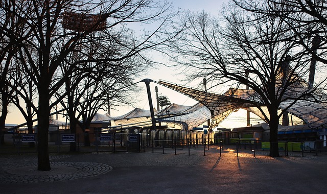 球与穆西亚 球与穆西亚